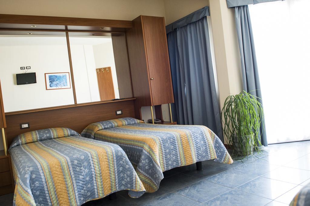 Hotel Gabbiano بورتو سان جورجيو المظهر الخارجي الصورة