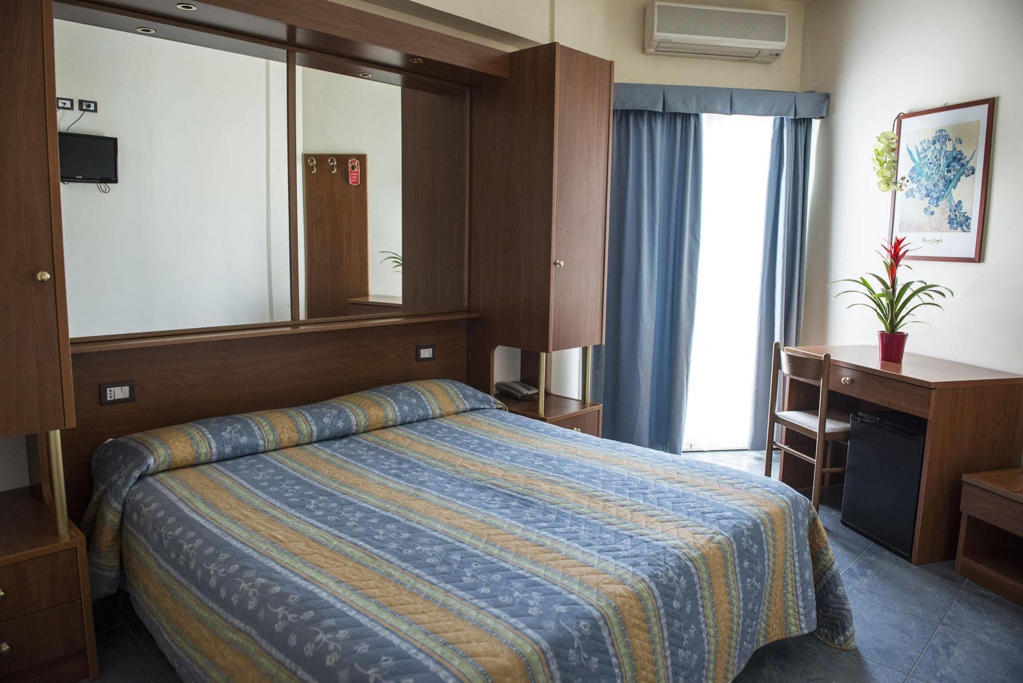 Hotel Gabbiano بورتو سان جورجيو المظهر الخارجي الصورة