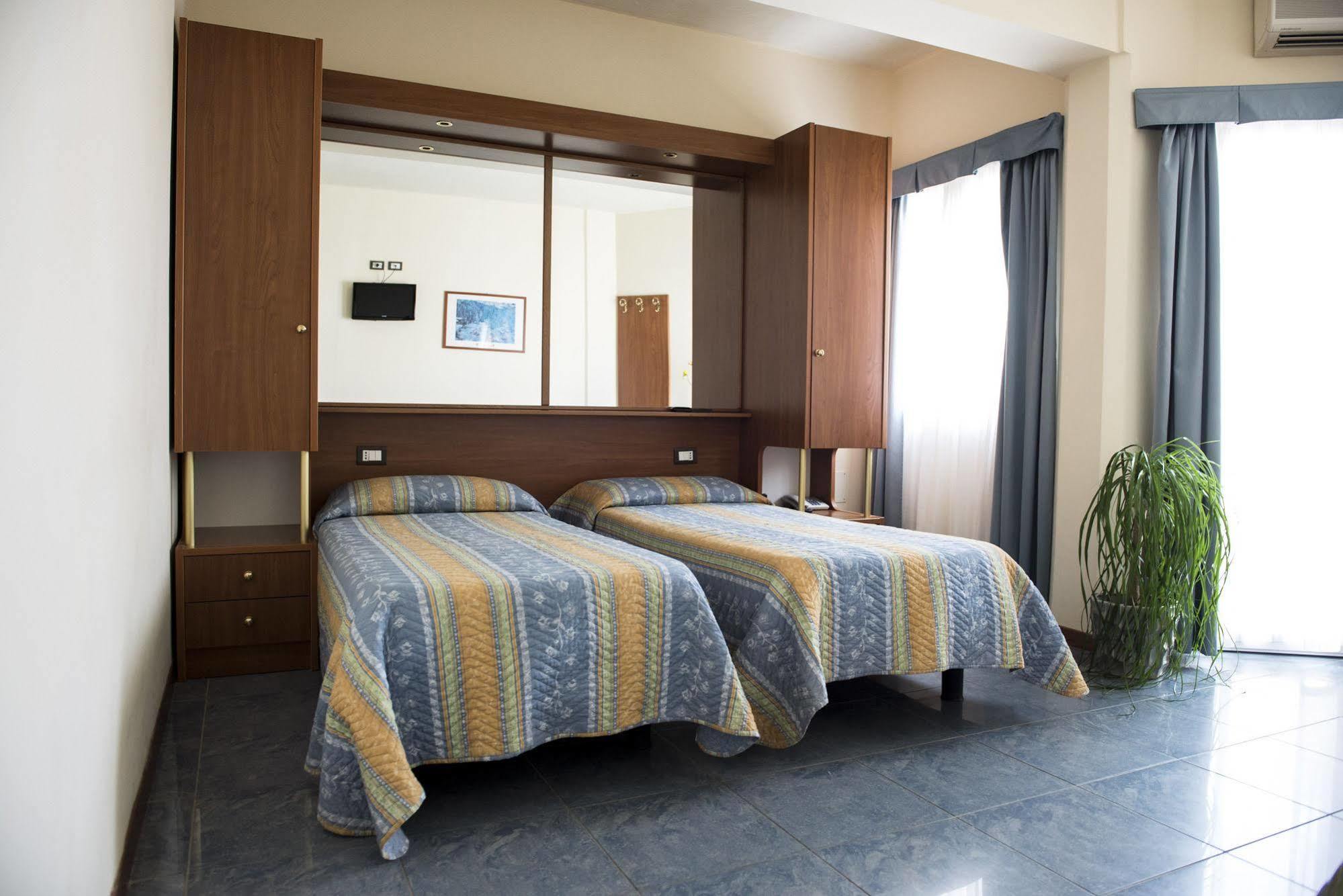 Hotel Gabbiano بورتو سان جورجيو المظهر الخارجي الصورة